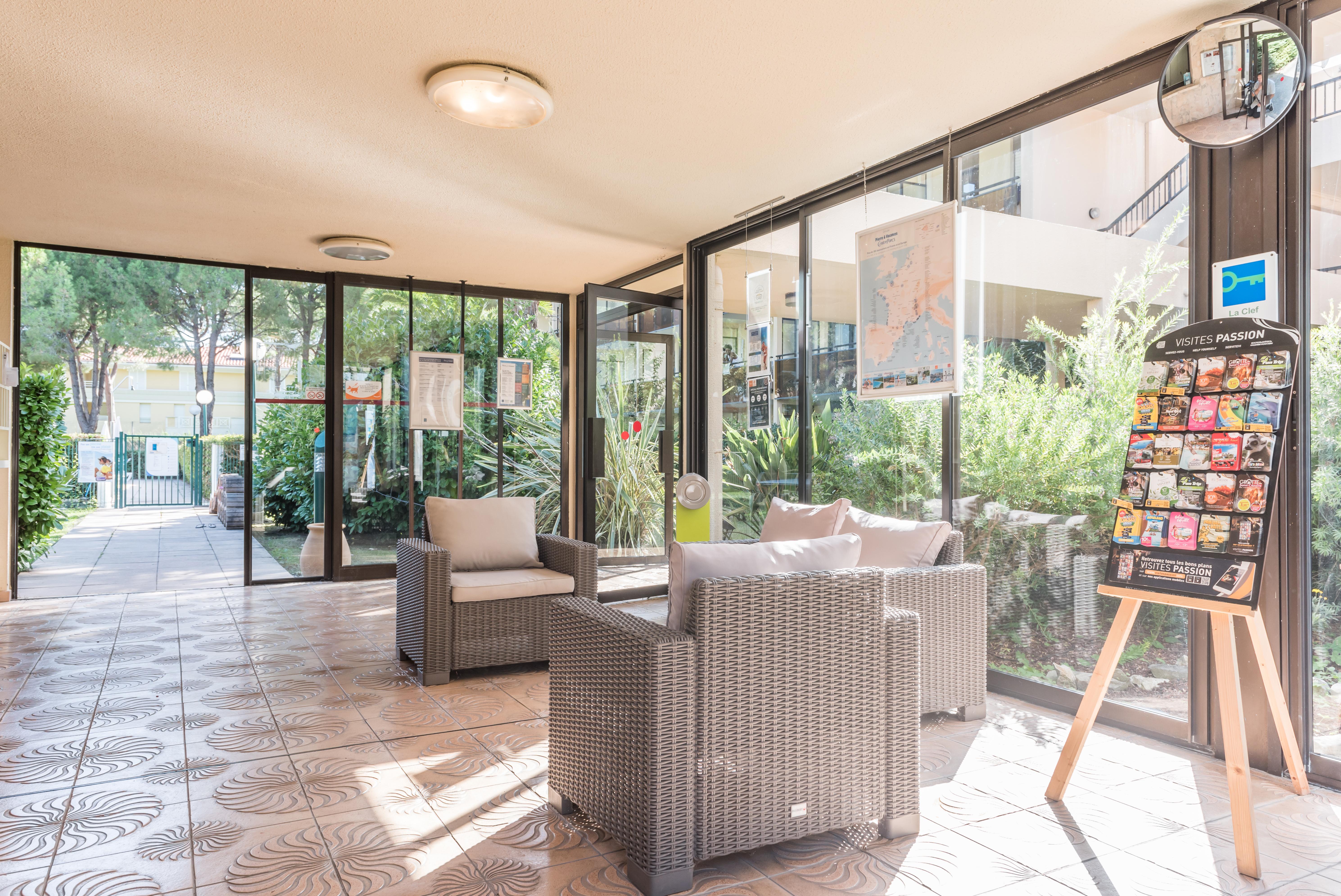 Résidence Pierre&Vacances Les Jardins Ombragés Mandelieu Exterior foto